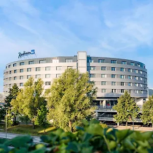 radisson-blu-hotel-hamburg-airport.hamburg-hotels-de.com/